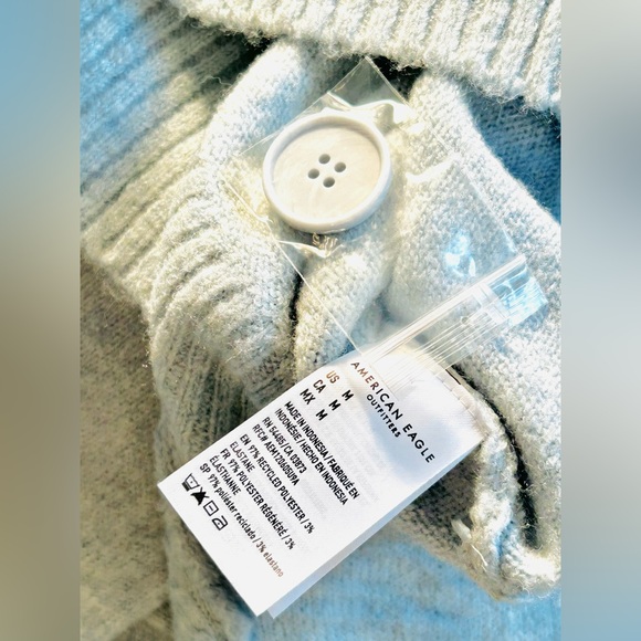 American Eagle Outfitters Light Blue Ribbed Hem Cropped Knit Cardigan - Picture 6 of 6